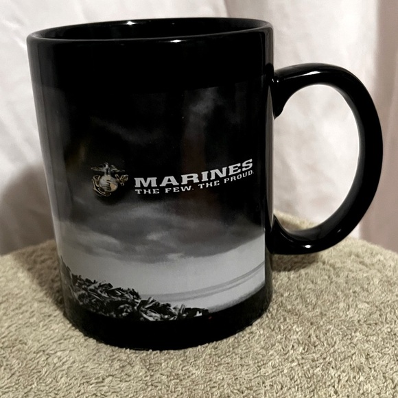 USMC Coffee Mug In Shades Of Black & Gray Battle Of Iwo Jima - Picture 1 of 5